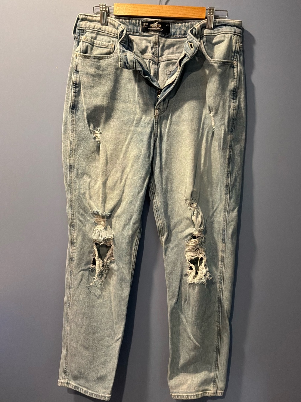 Hollister Very Distressed Relaxed Jeans